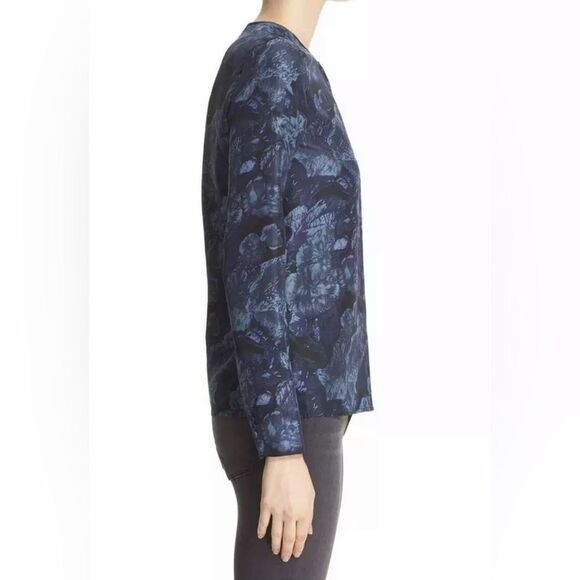 Elizabeth & James Revolve Brand 100% Silk Ling sleeve Button down size Medium - Picture 3 of 13